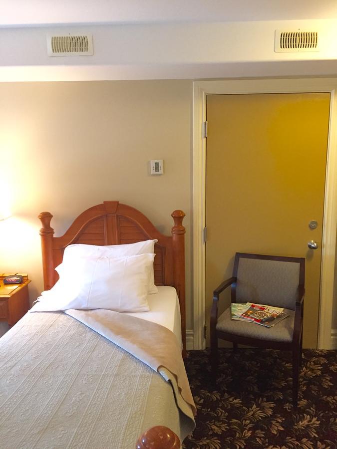פיקטון The Queen'S Inn מראה חיצוני תמונה